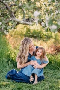 apple-blossom-mini-photo-session-nh-12-609f0583-1500